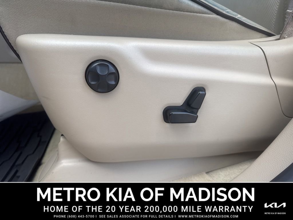 Used 2014 Jeep Grand Cherokee Overland w/ Advanced Technology Group image 15