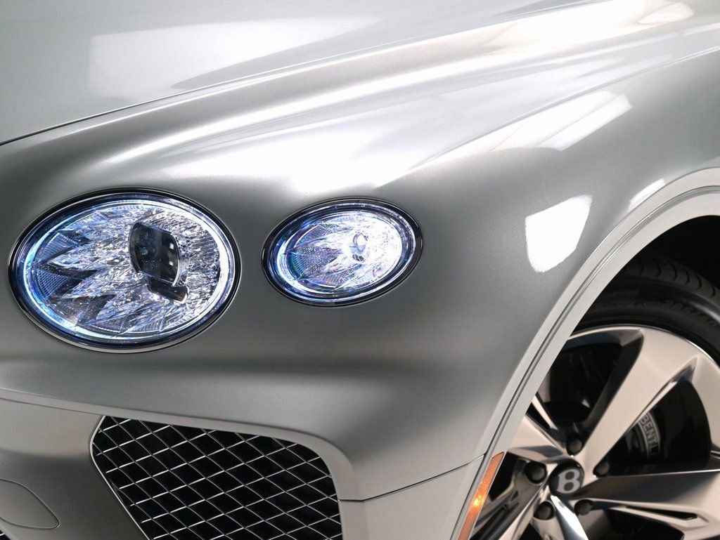 Used 2025 Bentley Bentayga Extended Wheelbase AWD/4WD image 30