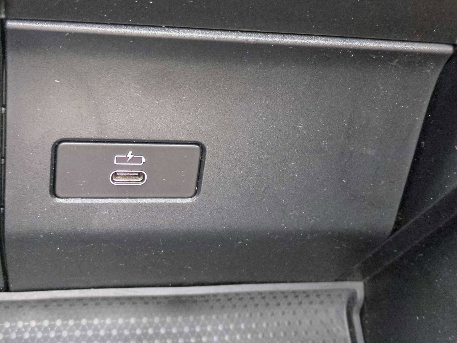 Certified 2024 BMW X5 xDrive50e w/ Premium Package image 32