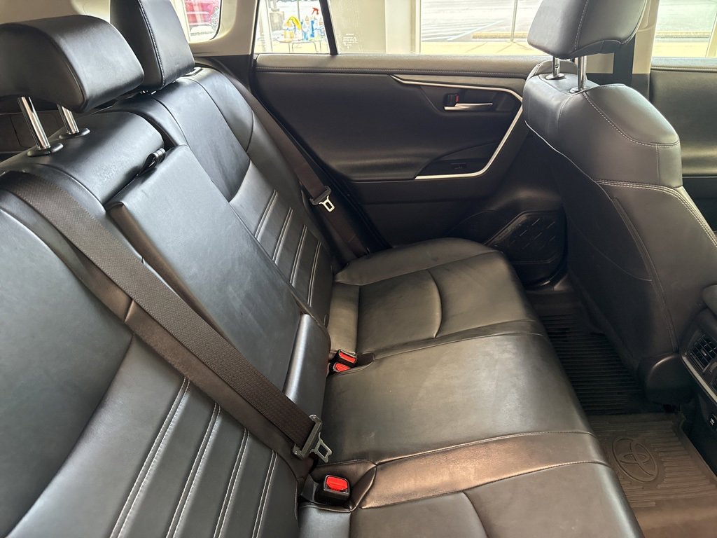 Used 2020 Toyota RAV4 Limited image 16