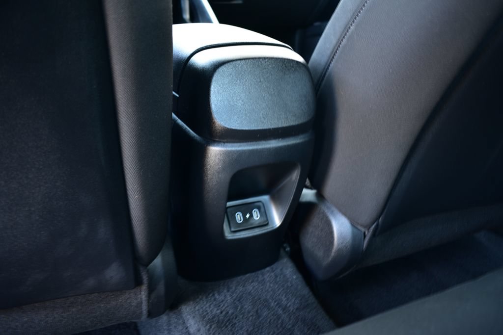 Used 2025 Hyundai Elantra Sport FWD image 21