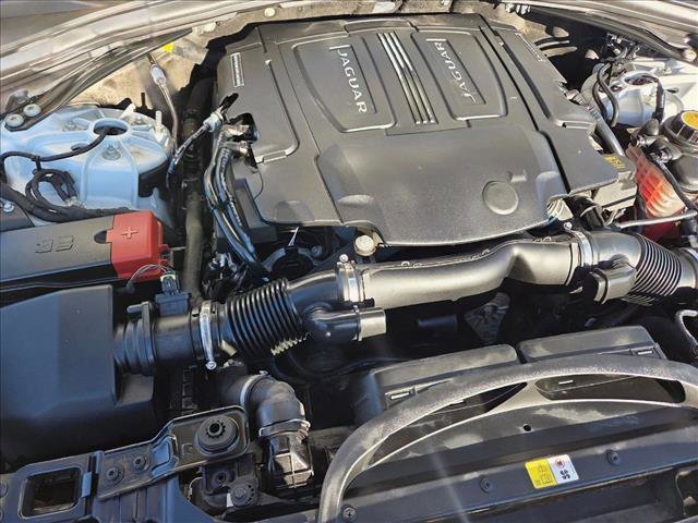 Used 2019 Jaguar F-PACE S image 23