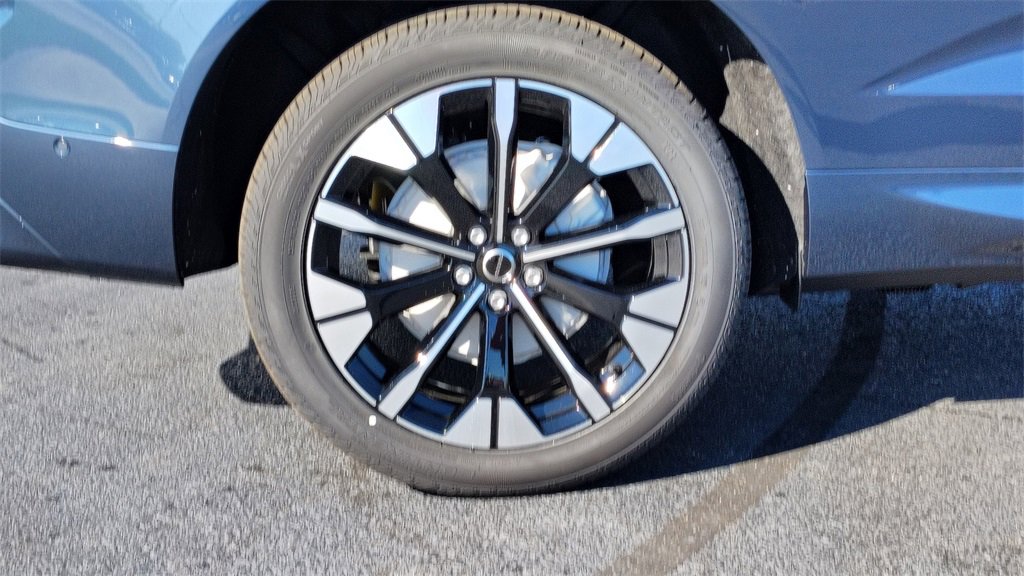 New 2026 Volvo XC60 B5 Plus w/ Climate Package image 26
