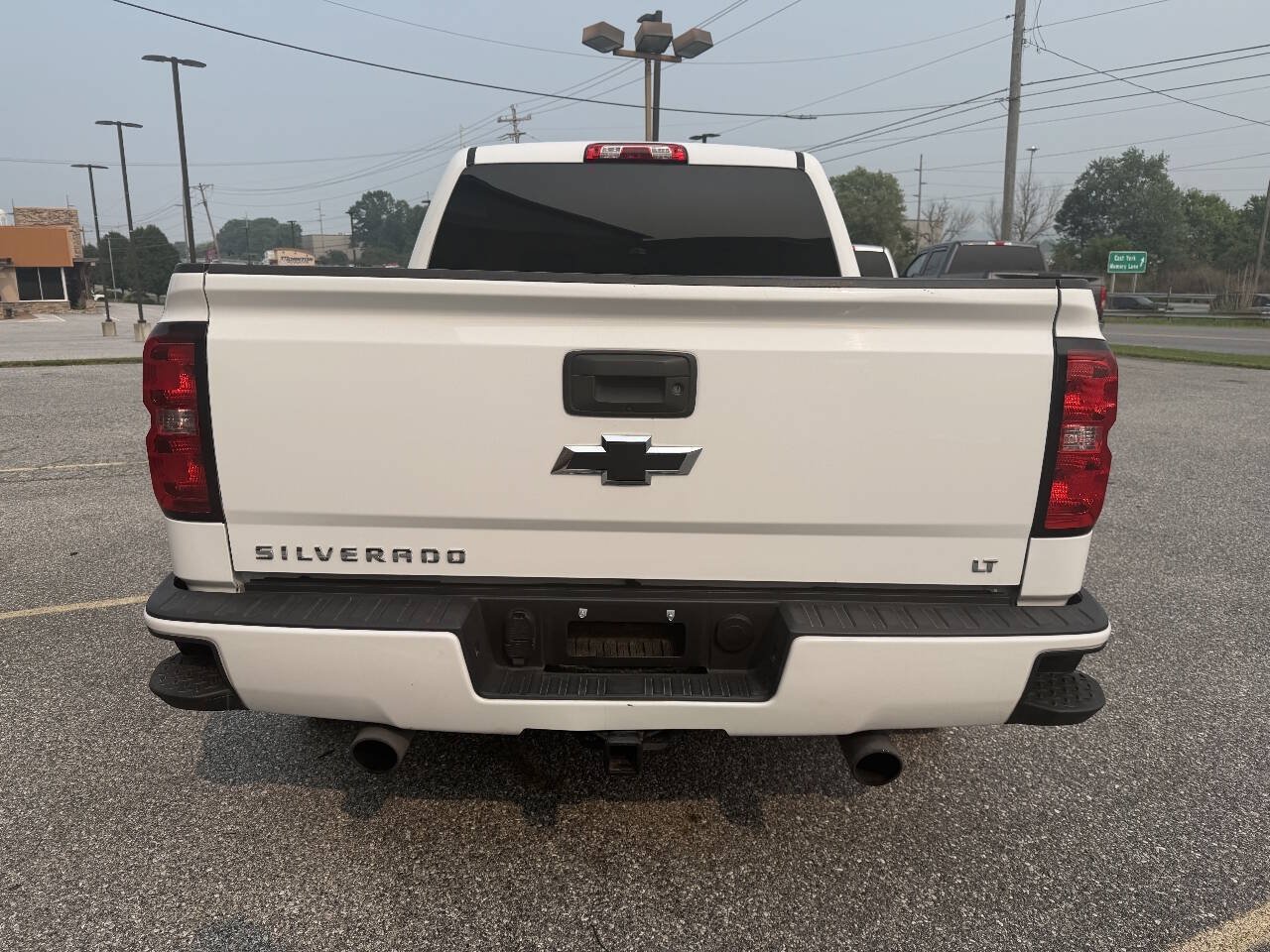 Used 2018 Chevrolet Silverado 1500 LT w/ LPO, Essentials Package AWD/4WD image 5
