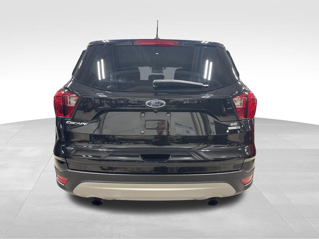 Used 2019 Ford Escape SE image 9