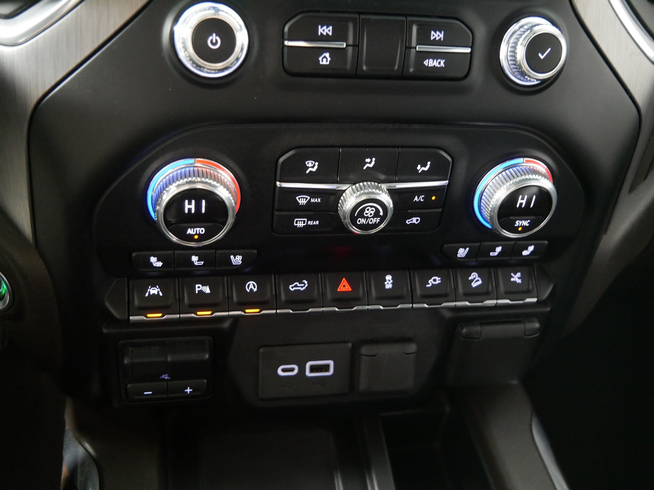 Used 2019 GMC Sierra 1500 Denali w/ Denali Ultimate Package AWD/4WD image 23