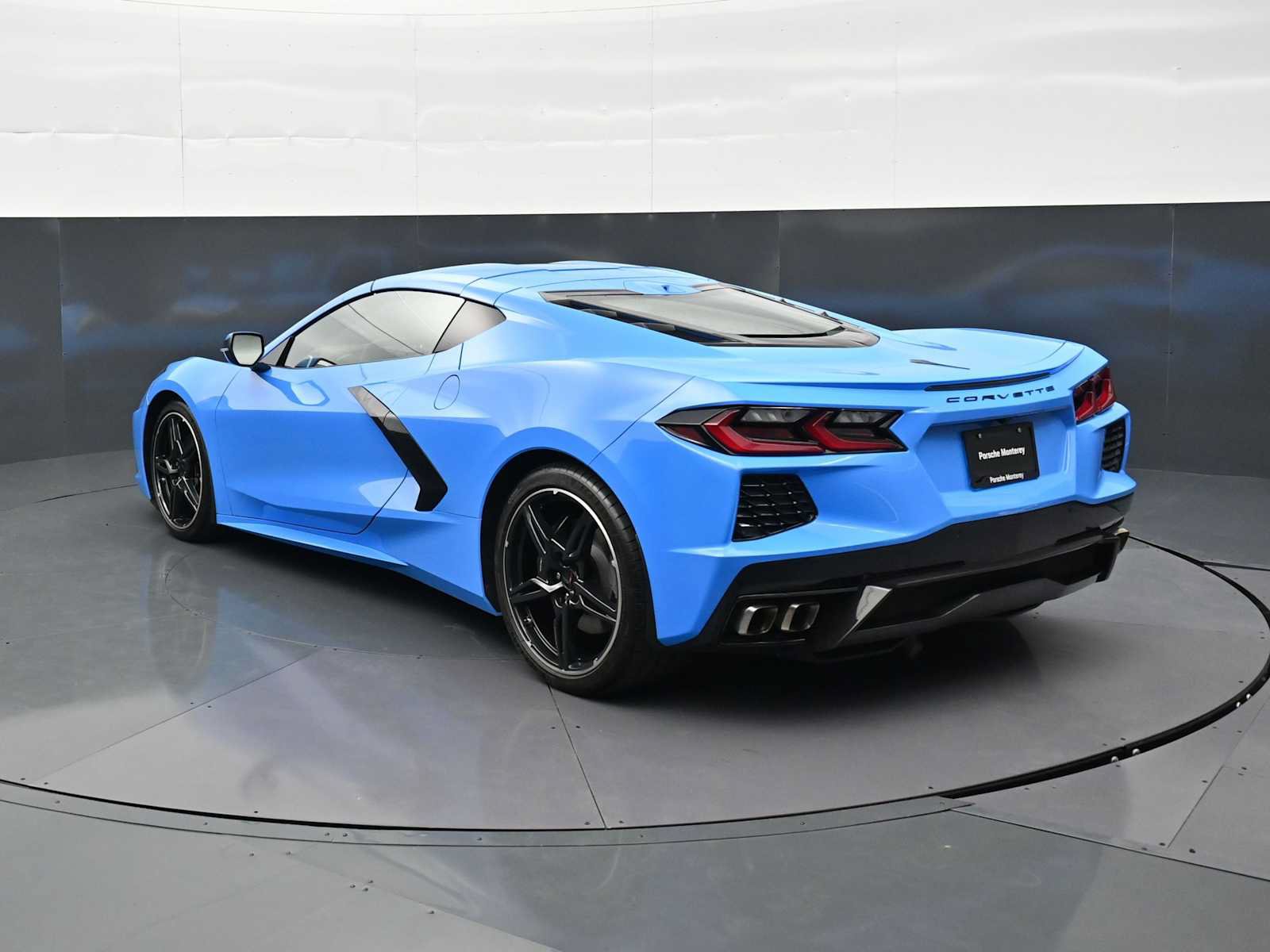 Used 2021 Chevrolet Corvette Stingray Preferred Cpe w/ Engine Appearance Package RWD image 3