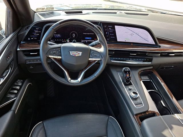 Used 2023 Cadillac Escalade Premium Luxury image 13