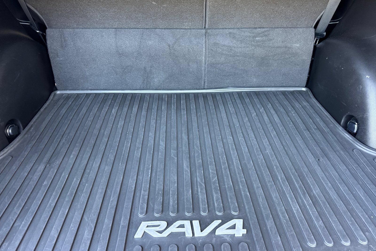 Used 2017 Toyota RAV4 SE w/ Power Special Value Package AWD/4WD image 15