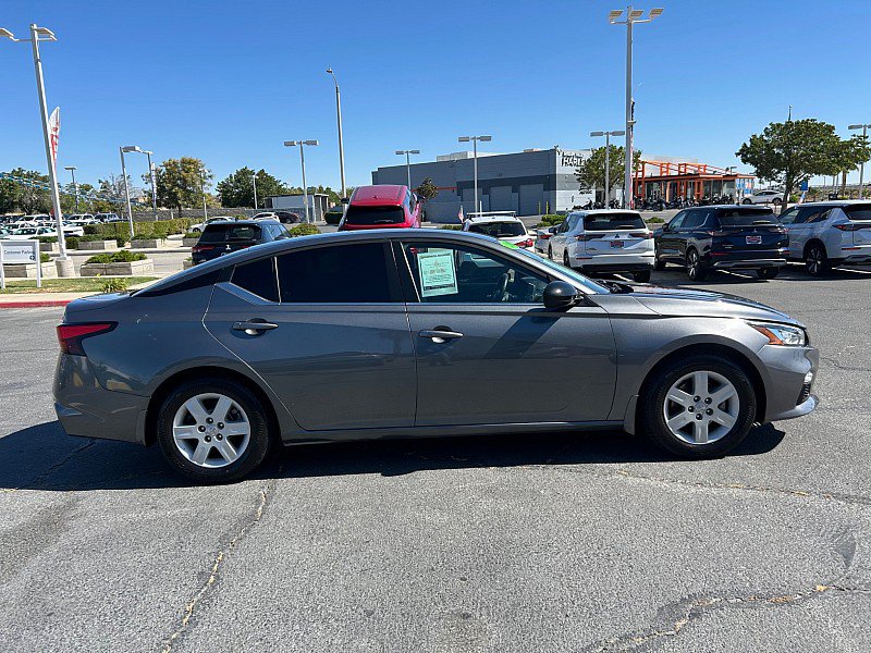Used 2019 Nissan Altima 2.5 SR FWD image 8