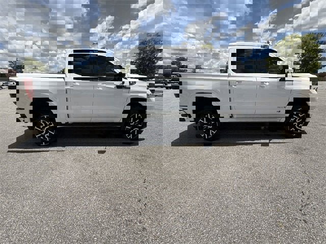 Certified 2022 GMC Sierra 1500 AT4 w/ AT4 Premium Package image 30