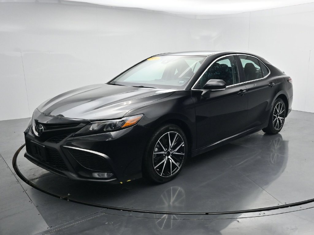 Used 2024 Toyota Camry SE FWD image 4