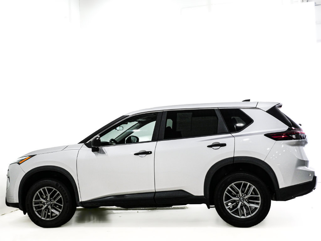 Used 2024 Nissan Rogue S FWD image 5
