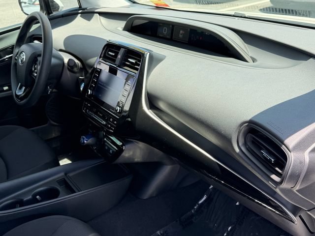 Used 2021 Toyota Prius L Eco FWD image 19