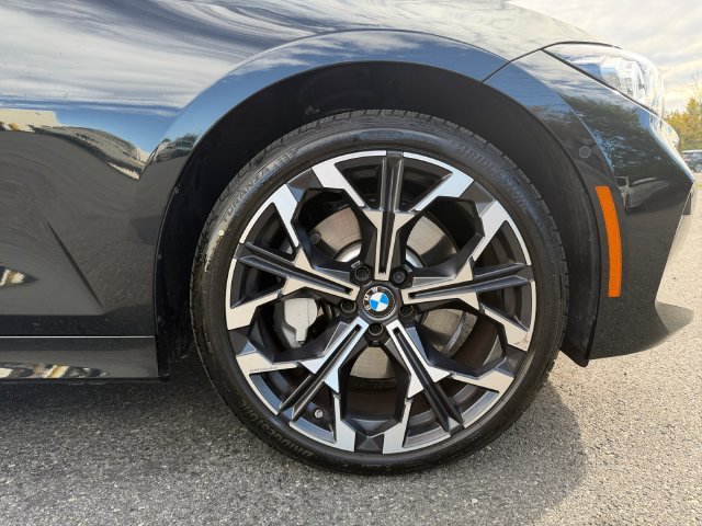 Certified 2026 BMW 330i xDrive Sedan w/ Premium Package AWD/4WD image 38