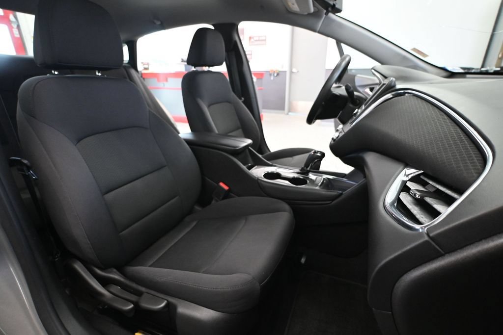 Used 2017 Chevrolet Malibu LT FWD image 46