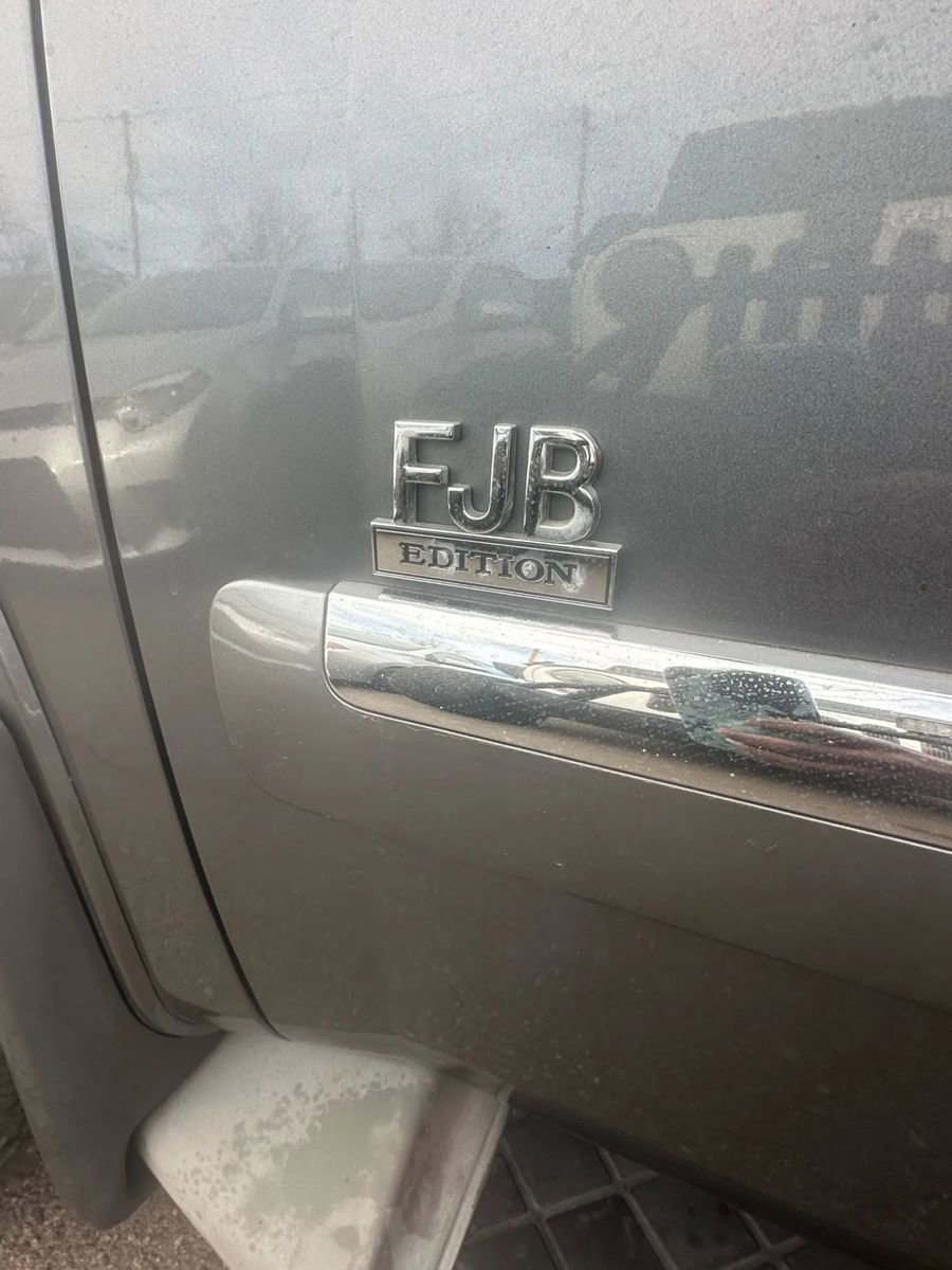 Used 2014 Nissan Armada Platinum image 19