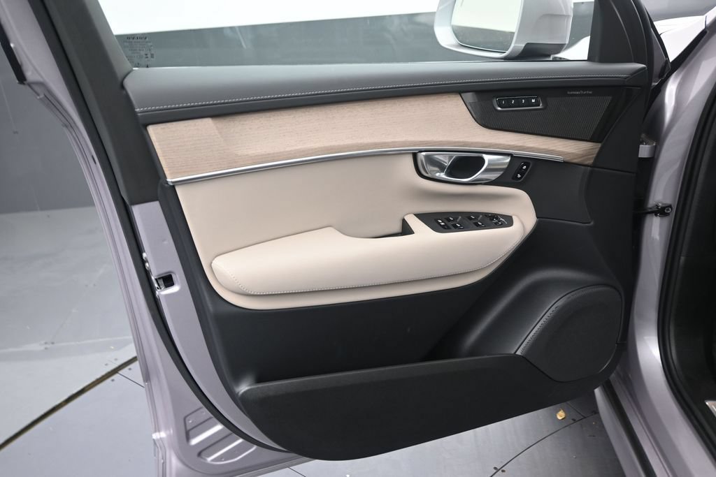 New 2026 Volvo XC90 B6 Plus w/ Protection Package Premier AWD/4WD image 11