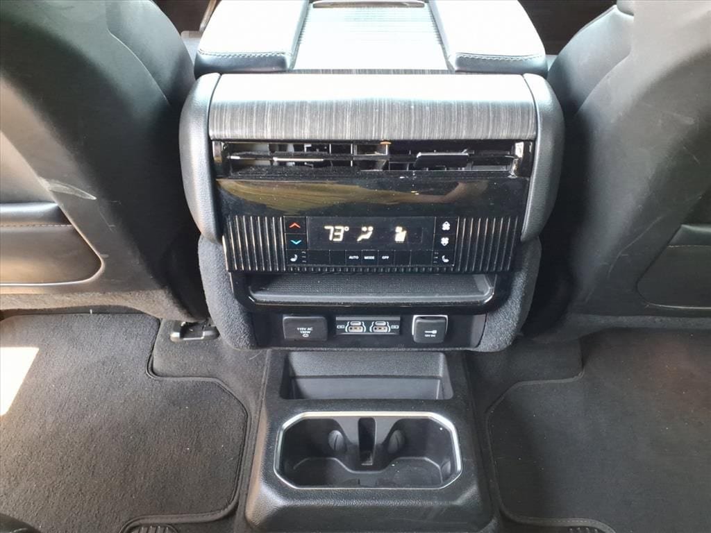 Used 2024 Jeep Wagoneer Series III AWD/4WD image 7