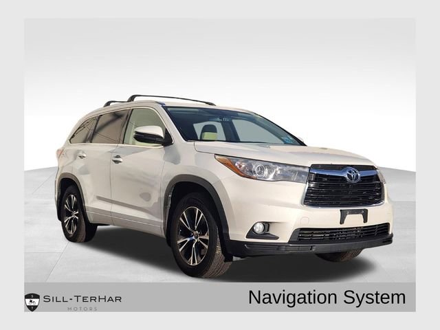Used 2016 Toyota Highlander XLE image 1