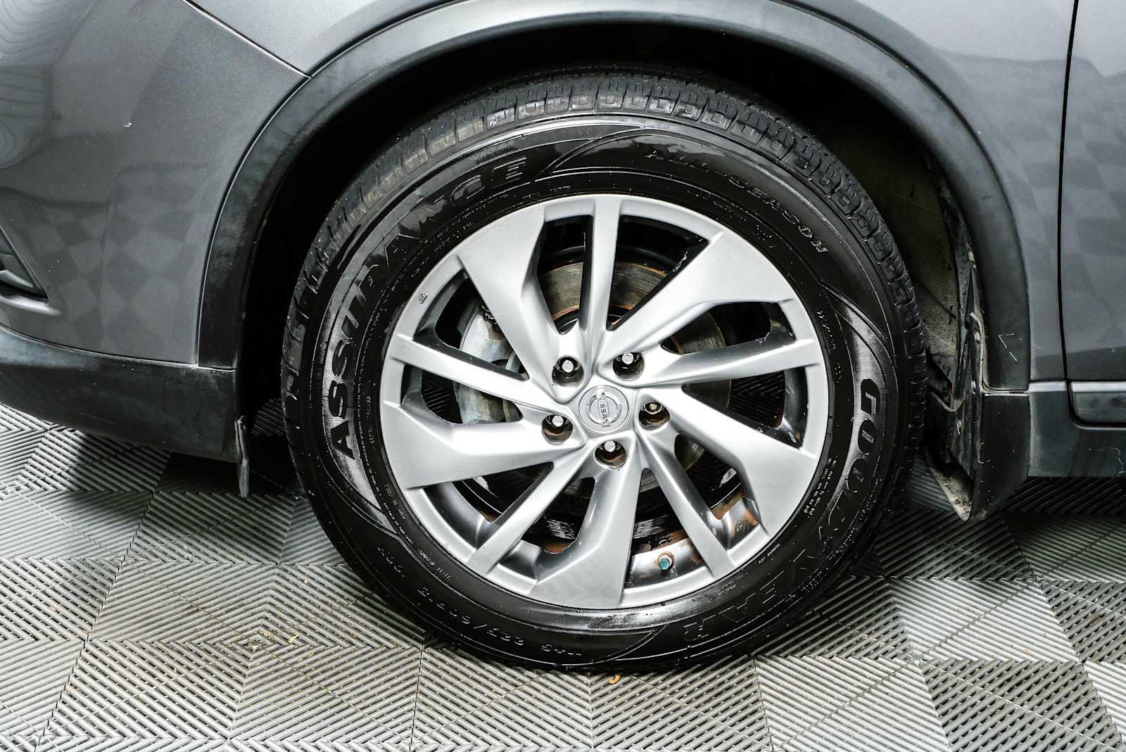 Used 2014 Nissan Rogue SL w/ SL Premium Package FWD image 37