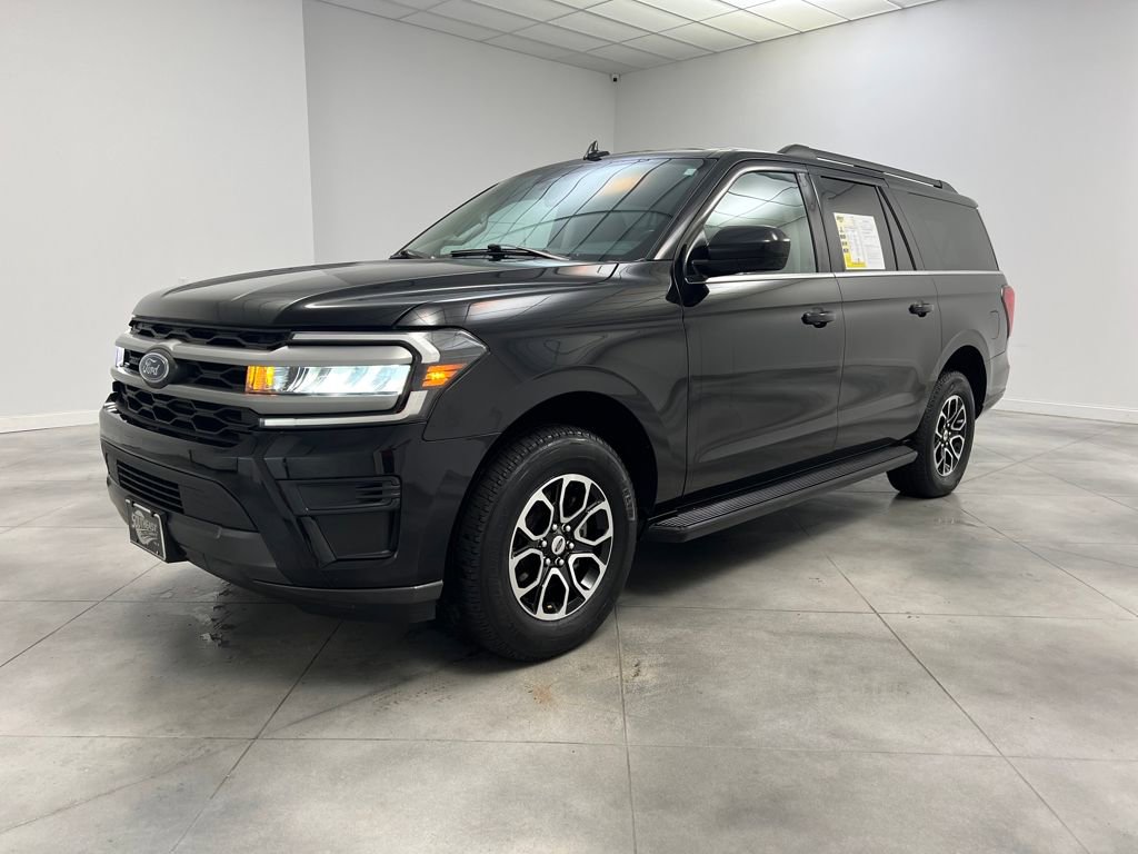 Used 2024 Ford Expedition Max XLT image 3