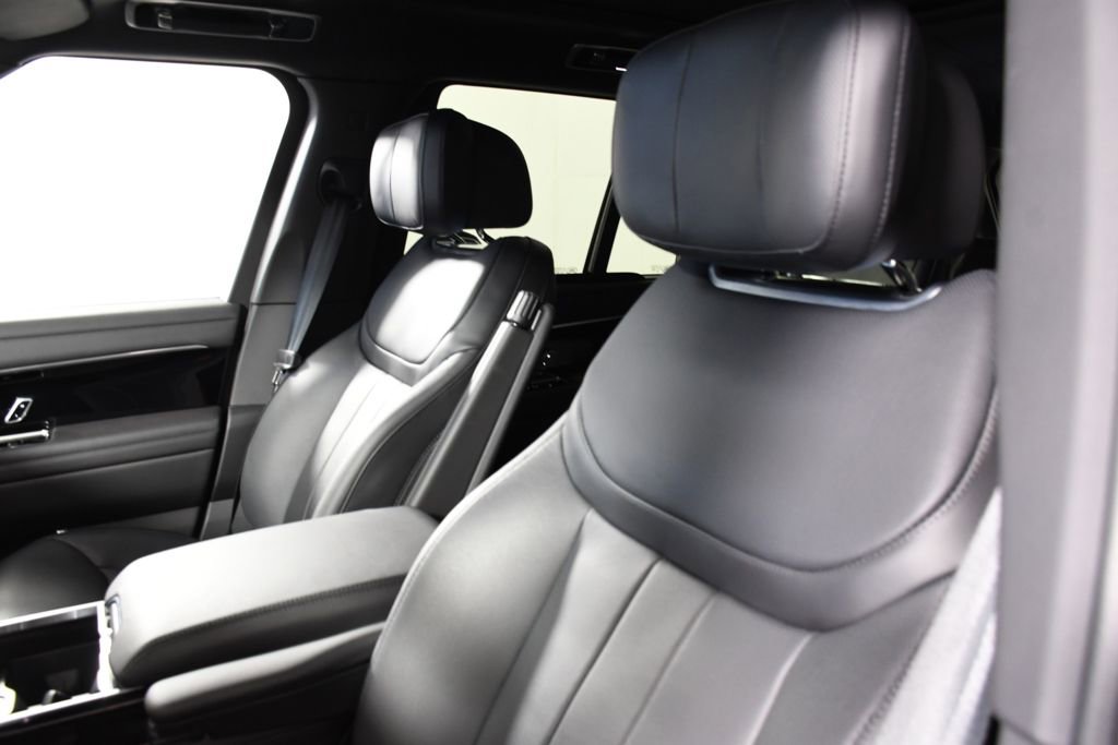 Used 2025 Land Rover Range Rover Autobiography image 16