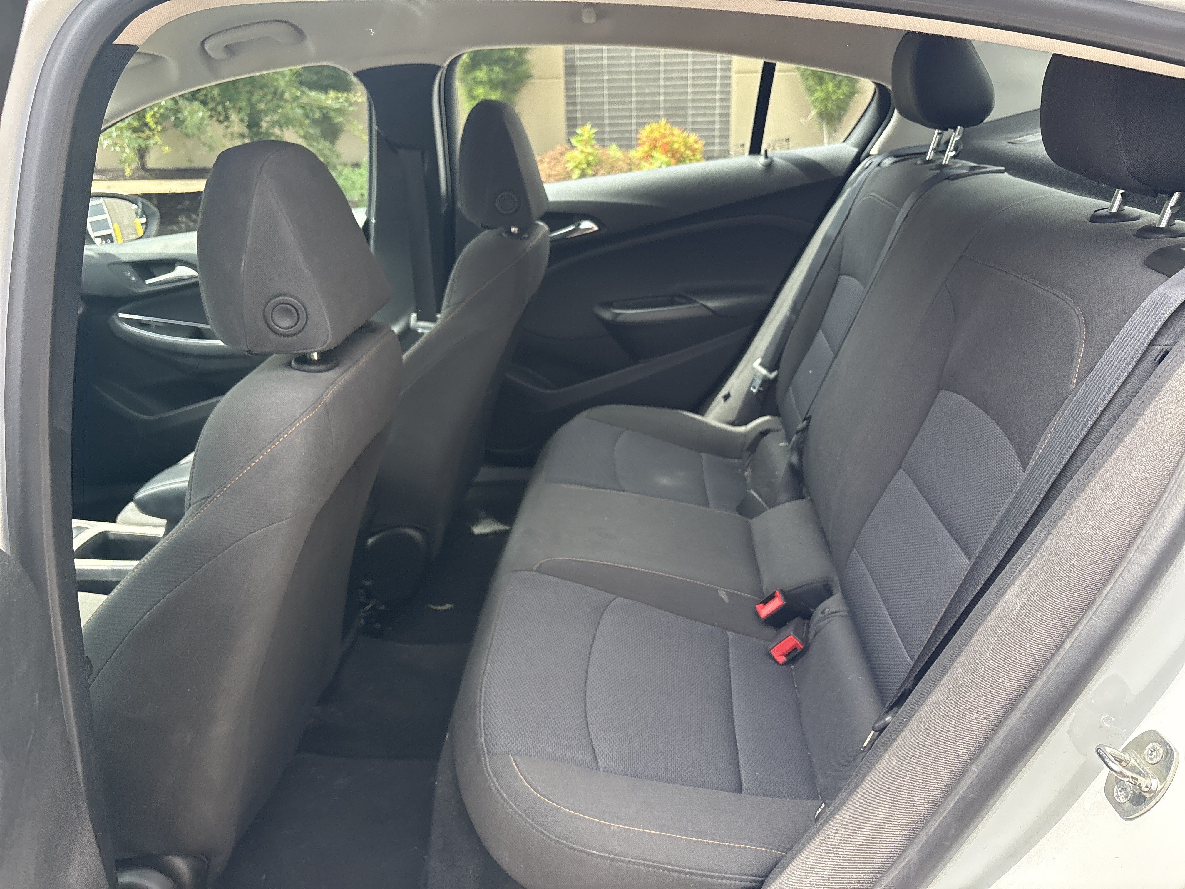 Used 2018 Chevrolet Cruze LS FWD image 19