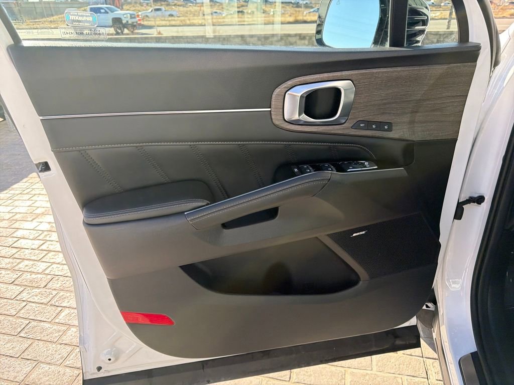 Used 2023 Kia Sorento SX Prestige image 10