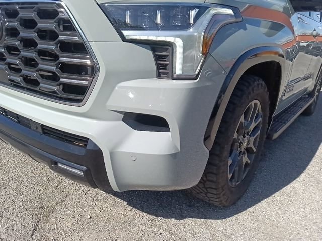 Used 2025 Toyota Sequoia Platinum AWD/4WD image 9