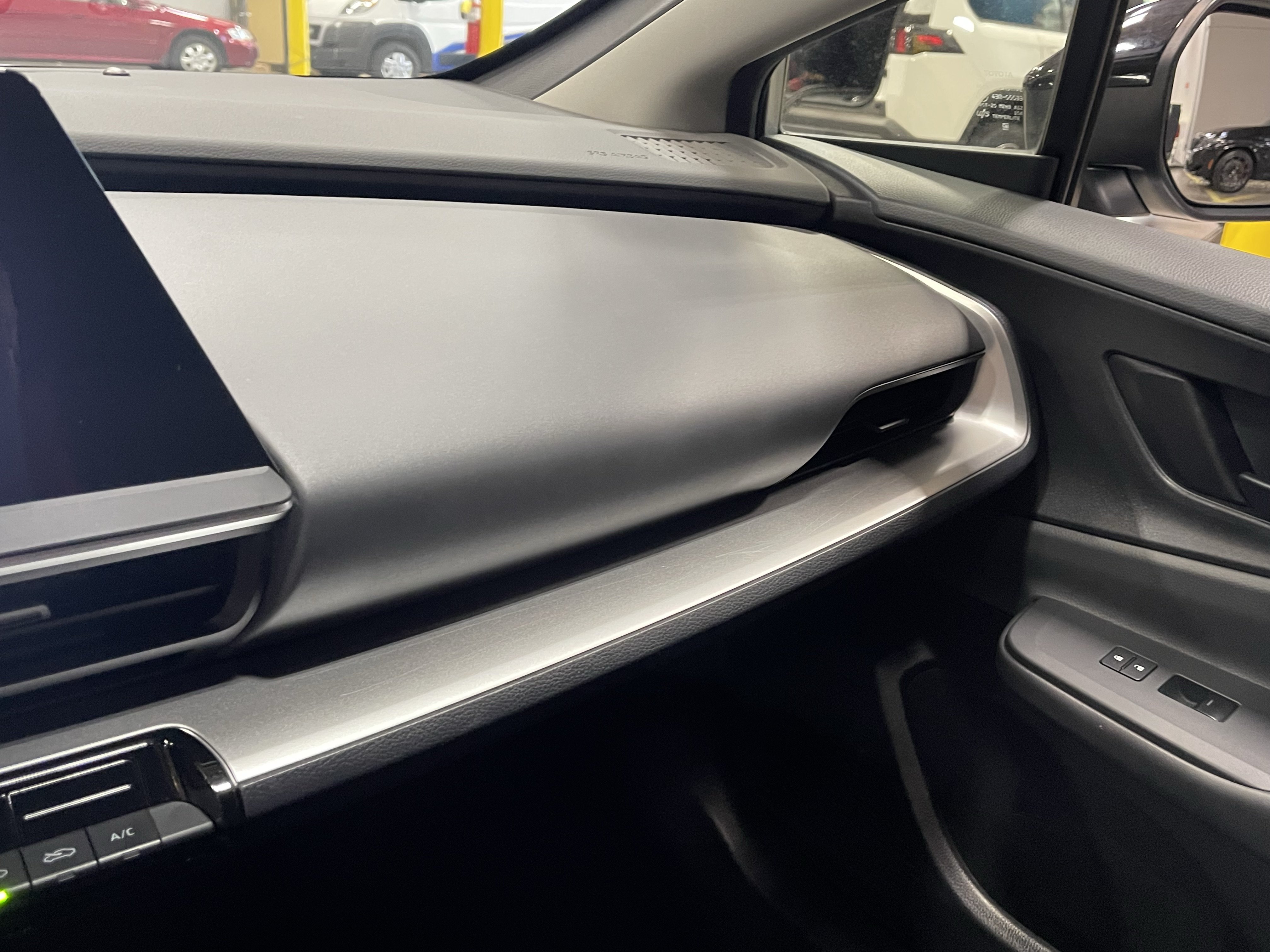 Used 2025 Toyota Prius LE FWD image 24