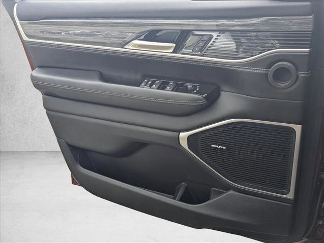 Used 2022 Jeep Wagoneer Series II RWD image 9