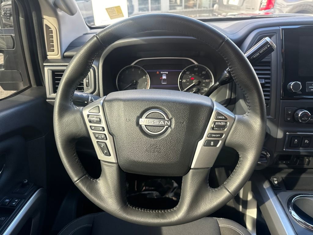 Used 2024 Nissan Titan SV w/ SV Convenience Package image 15