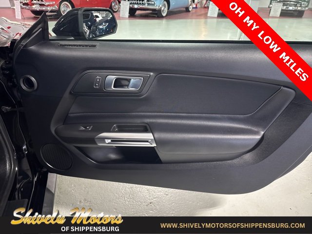 Used 2022 Ford Mustang EcoBoost image 29