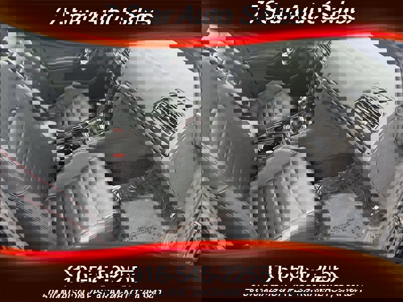 Used 2017 Volkswagen GTI SE image 13