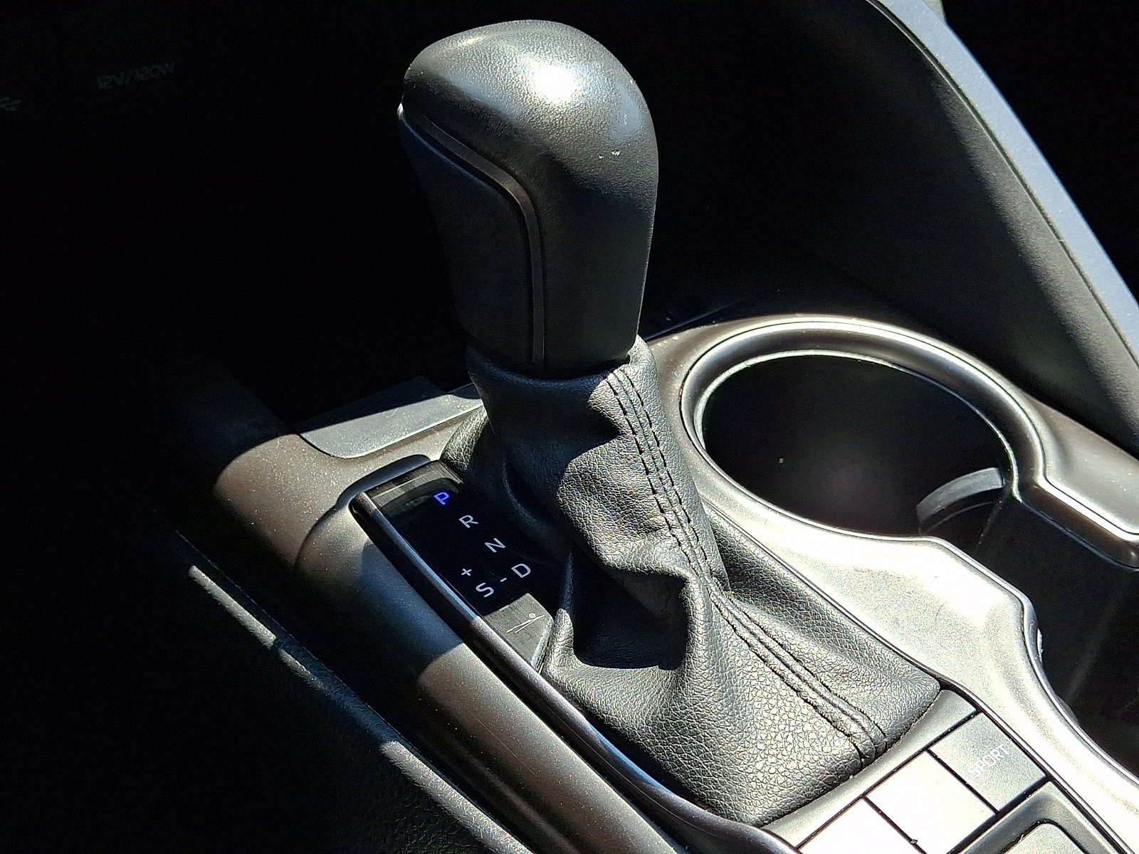 Used 2024 Toyota Camry XSE FWD image 14