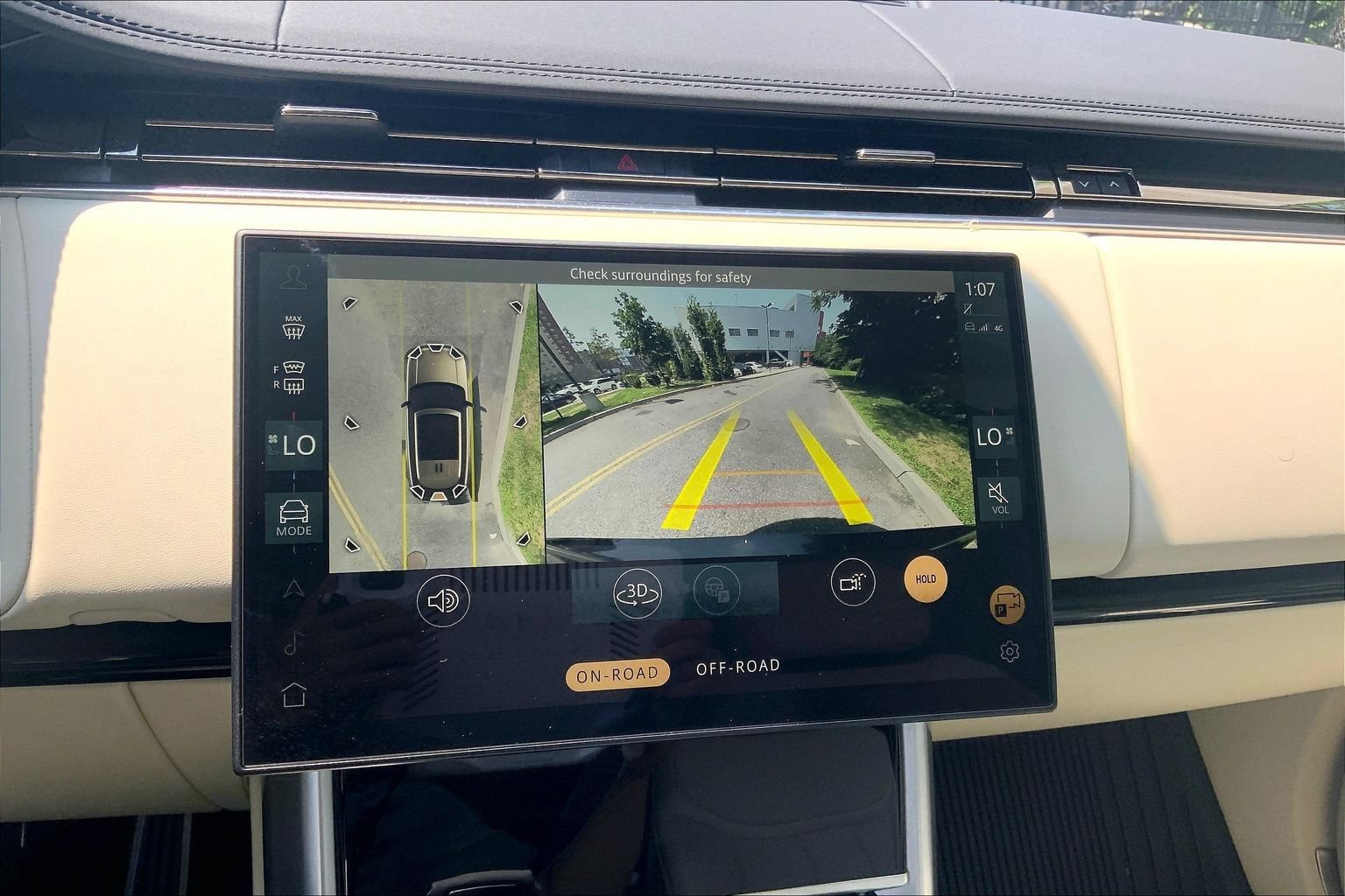 Certified 2025 Land Rover Range Rover SE AWD/4WD image 26