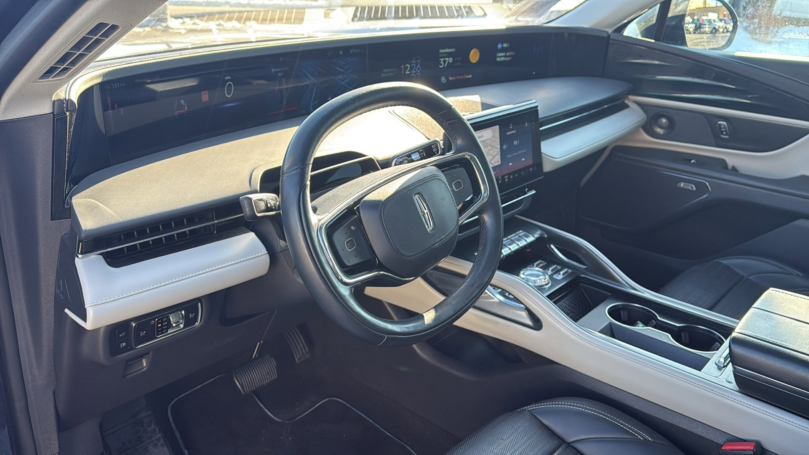 Used 2024 Lincoln Nautilus Reserve w/ Equipment Group 202A image 11