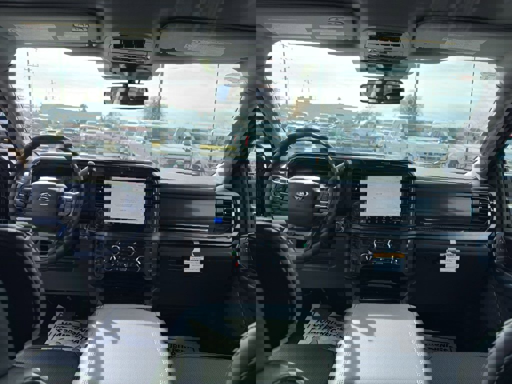 New 2026 Ford F350 Lariat w/ Black Appearance Package image 28