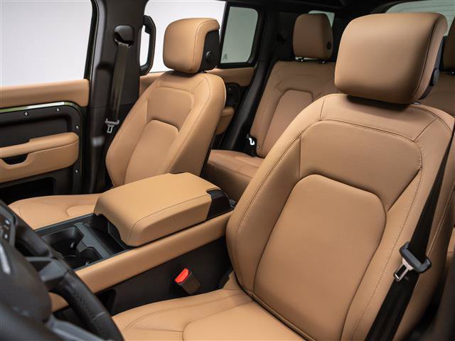 New 2026 Land Rover Defender 110 X-Dynamic SE AWD/4WD image 14