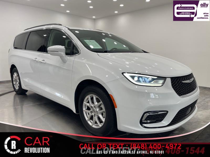 Used 2022 Chrysler Pacifica Touring-L image 1