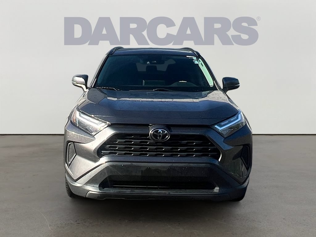 Used 2022 Toyota RAV4 XLE AWD/4WD image 2