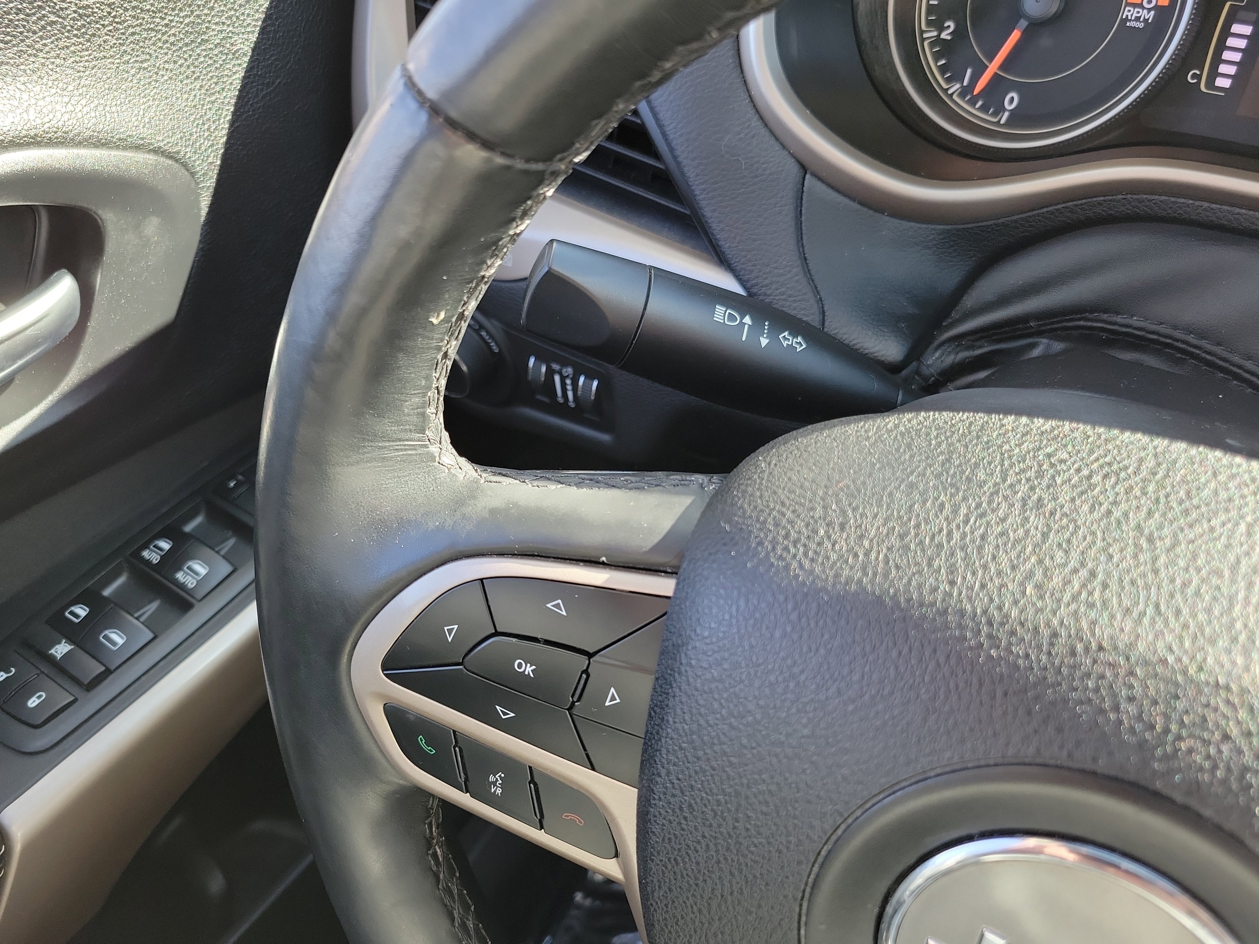 Used 2017 Jeep Cherokee Latitude w/ Cold Weather Group image 24