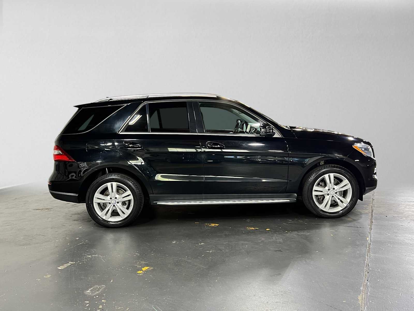 Used 2013 Mercedes-Benz ML 350 BlueTEC 4MATIC image 2