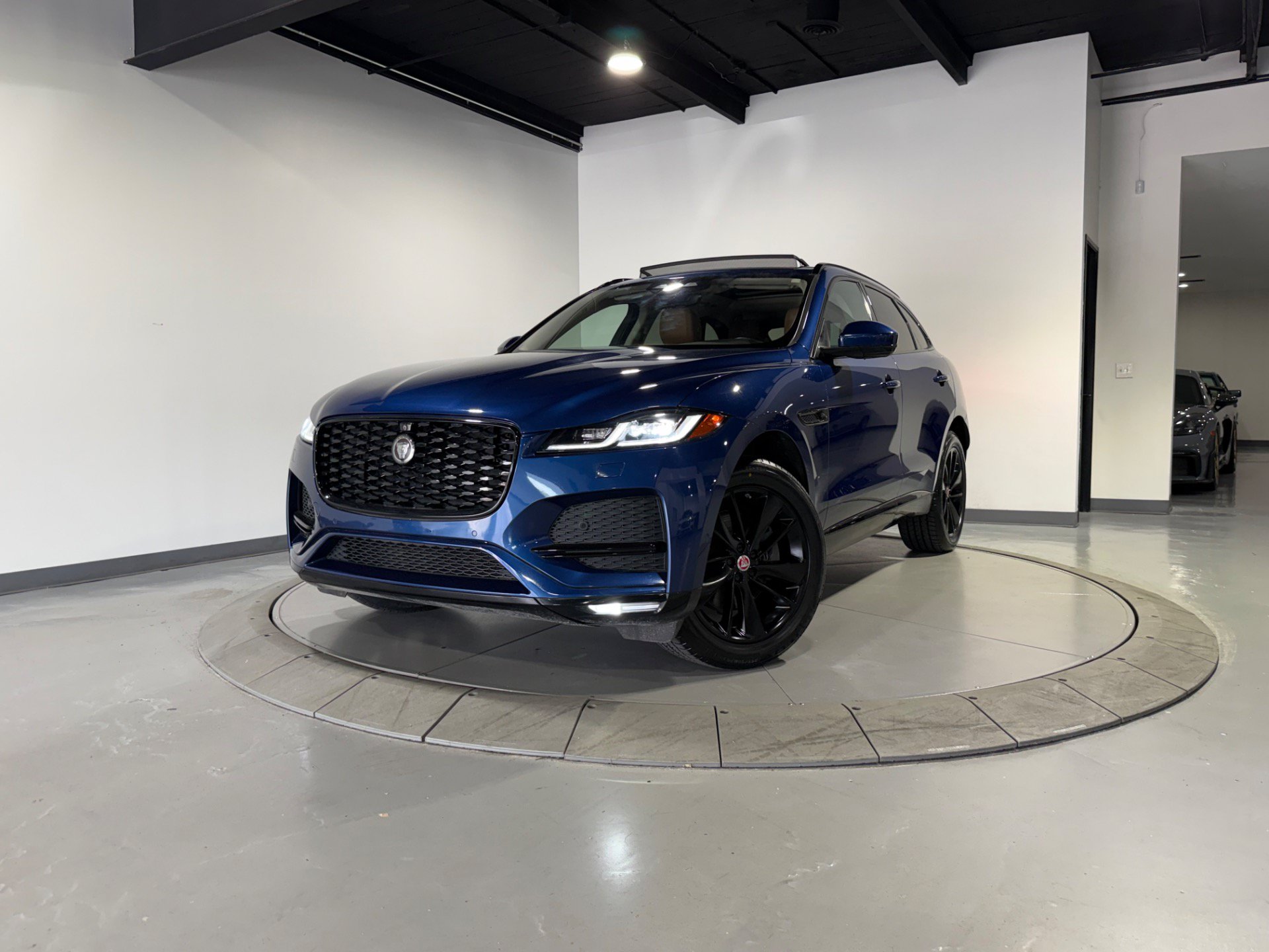 Used 2021 Jaguar F-PACE S AWD/4WD image 5