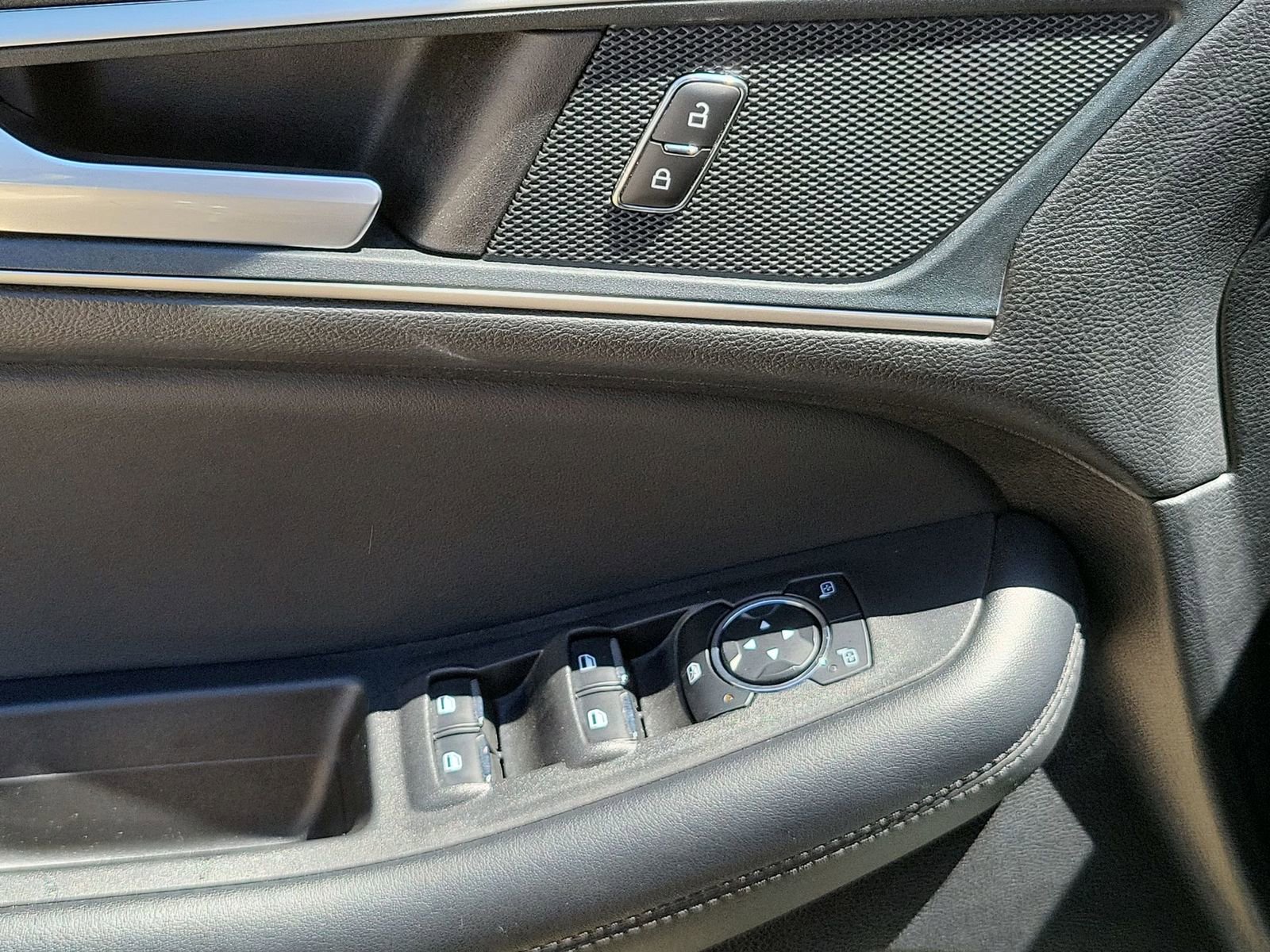 Used 2024 Ford Edge SEL image 22