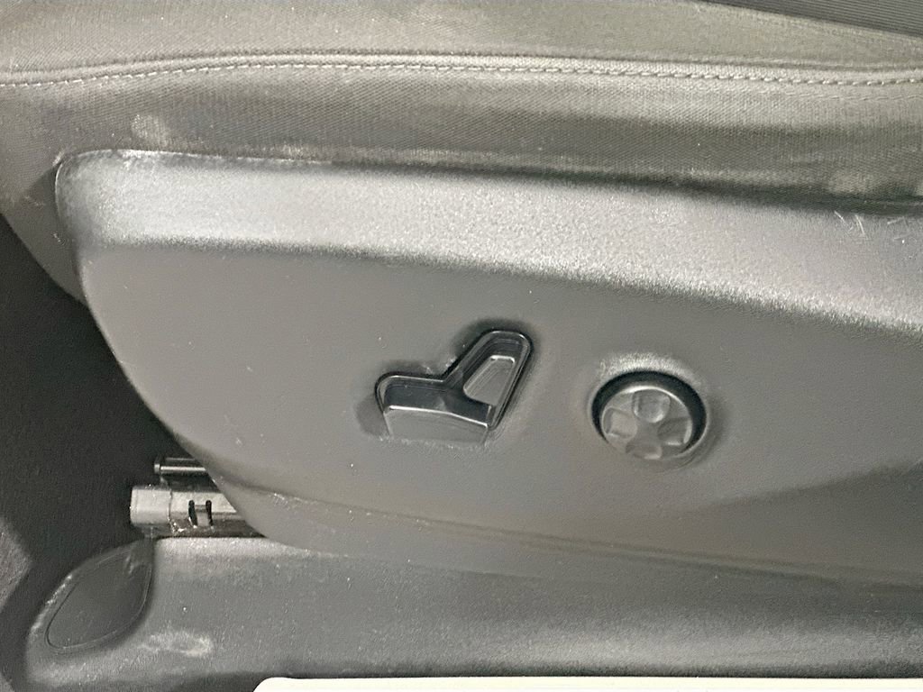 Used 2020 Chrysler Pacifica Touring w/ Advanced Safetytec Group image 22