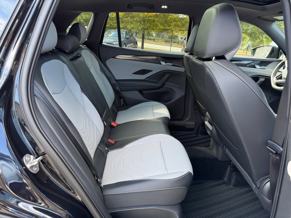 New 2026 Volkswagen Tiguan SE R-Line image 29