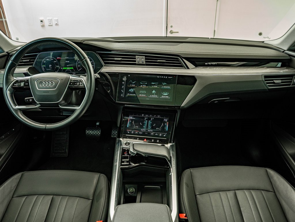 Used 2021 Audi e-tron Premium Plus w/ Premium Plus Package image 29