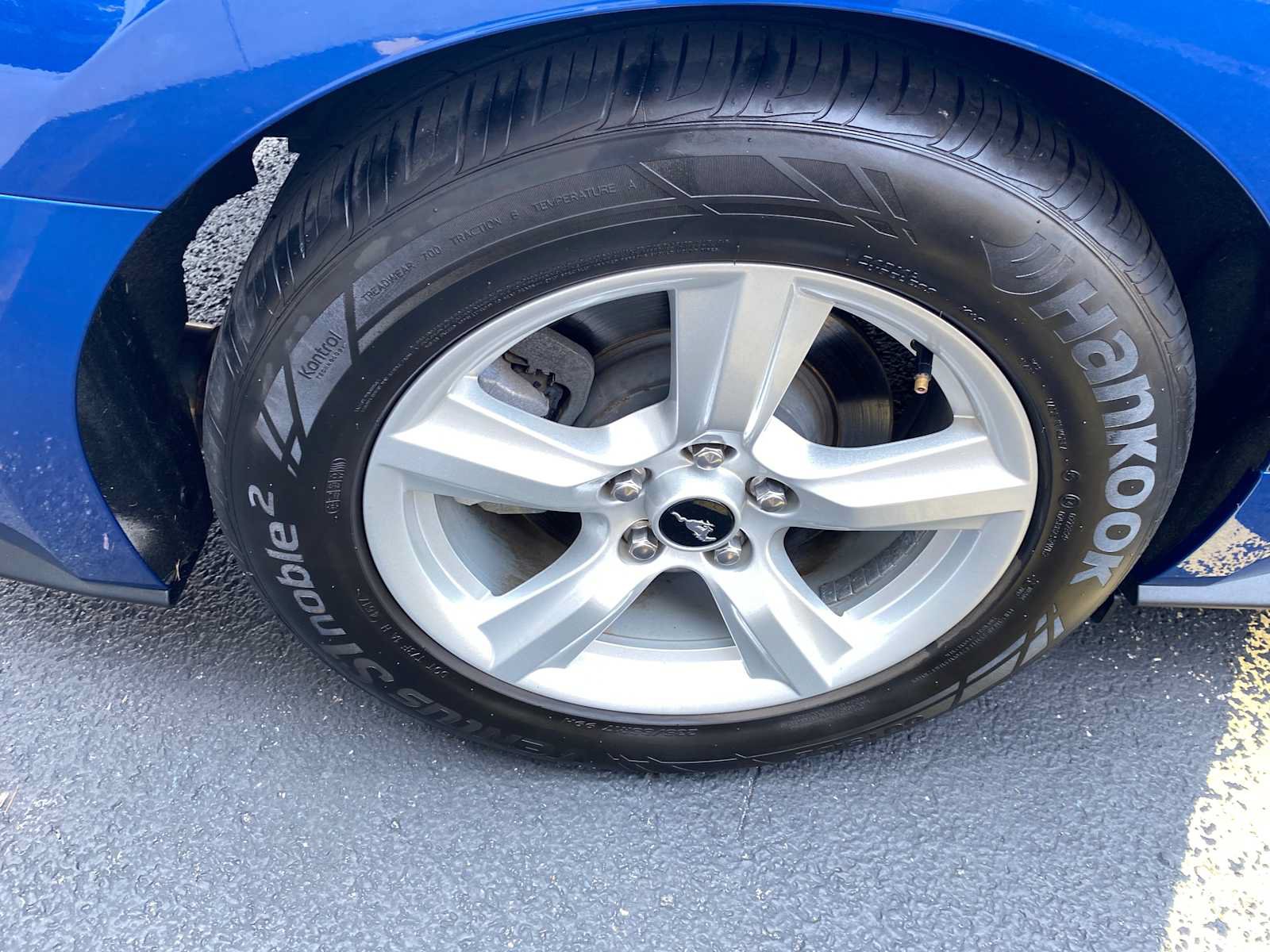 Used 2018 Ford Mustang Coupe RWD image 33